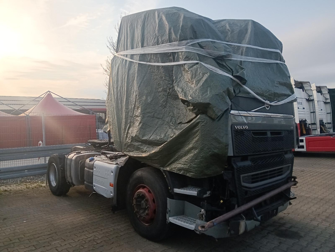 Volvo FH 500 Globe CRAWLER Hydr.,Luft/Luft Motor läuft - Tractor unit: picture 1 Volvo FH 500 Globe CRAWLER Hydr.,Luft/Luft Motor läuft - Tractor unit: picture 1