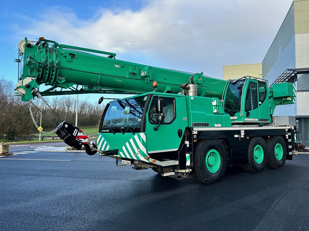 LIEBHERR LTM1050-3.1 with low hours and low kms - All terrain crane: picture 1 LIEBHERR LTM1050-3.1 with low hours and low kms - All terrain crane: picture 1