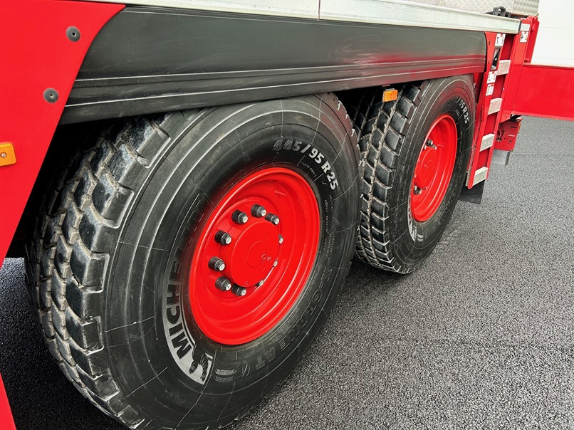 All terrain crane LIEBHERR LTM1060-3.1 - Excellent Condition and Full Remote: picture 39