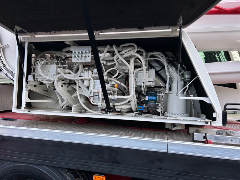 All terrain crane LIEBHERR LTM1060-3.1 - Excellent Condition and Full Remote: picture 22