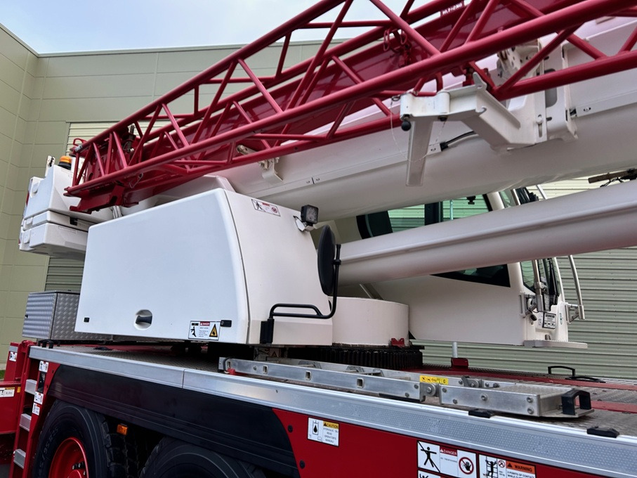 All terrain crane LIEBHERR LTM1060-3.1 - Excellent Condition and Full Remote: picture 20