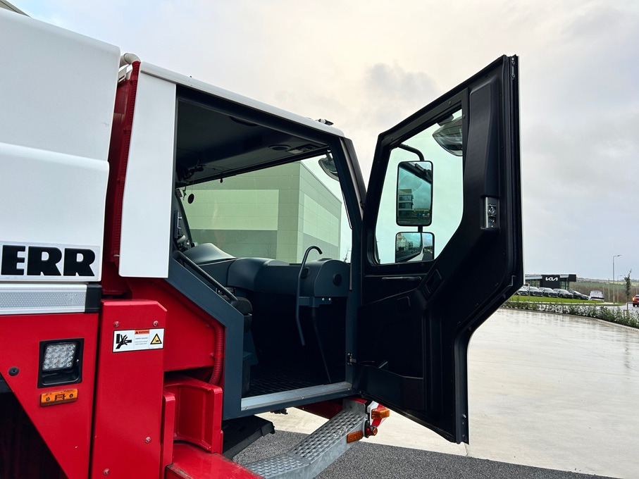 All terrain crane LIEBHERR LTM1060-3.1 - Excellent Condition and Full Remote: picture 41