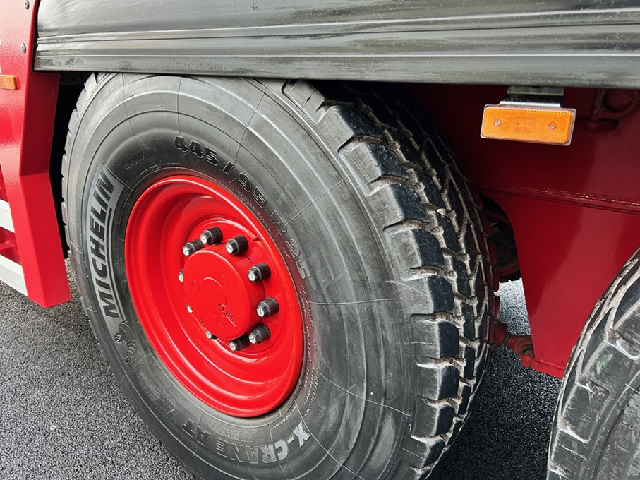 All terrain crane LIEBHERR LTM1060-3.1 - Excellent Condition and Full Remote: picture 29