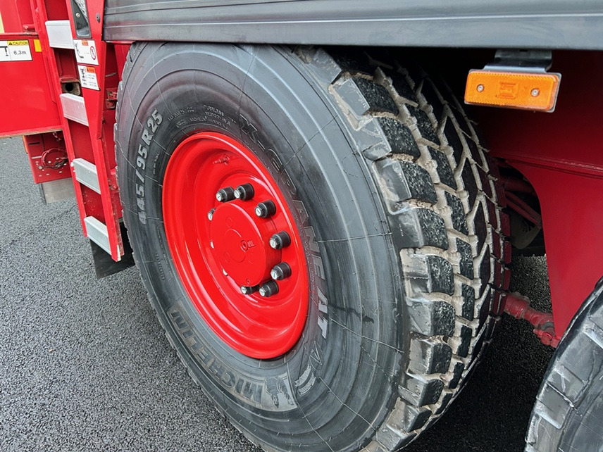 All terrain crane LIEBHERR LTM1060-3.1 - Excellent Condition and Full Remote: picture 26