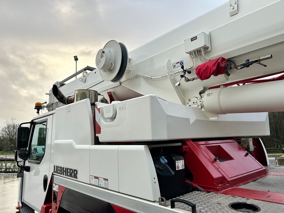 All terrain crane LIEBHERR LTM1060-3.1 - Excellent Condition and Full Remote: picture 34