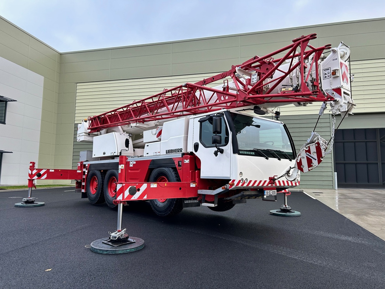 All terrain crane LIEBHERR LTM1060-3.1 - Excellent Condition and Full Remote: picture 9