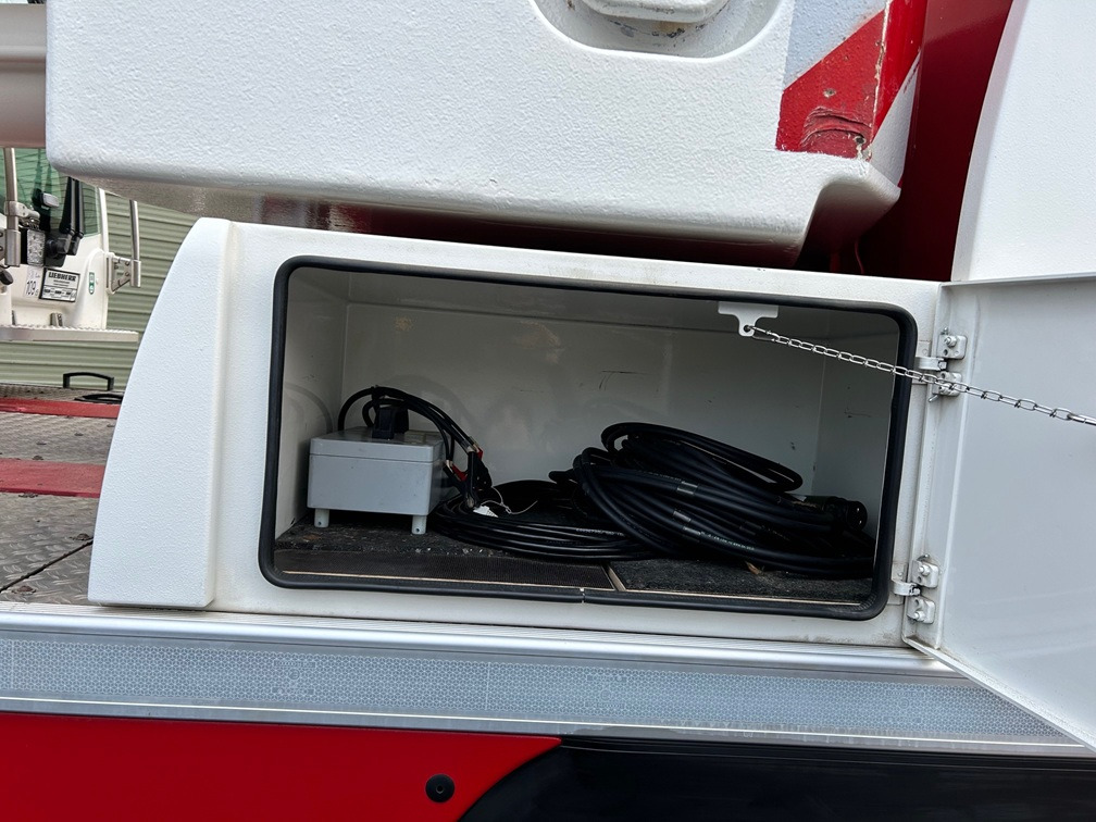 All terrain crane LIEBHERR LTM1060-3.1 - Excellent Condition and Full Remote: picture 25