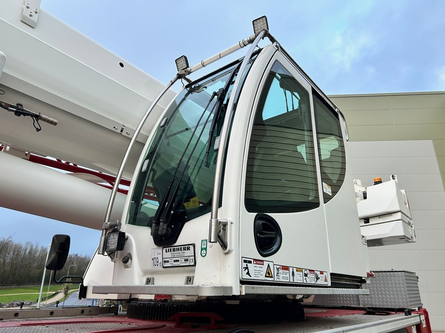 All terrain crane LIEBHERR LTM1060-3.1 - Excellent Condition and Full Remote: picture 33