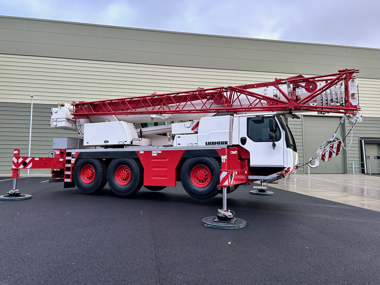 All terrain crane LIEBHERR LTM1060-3.1 - Excellent Condition and Full Remote: picture 18