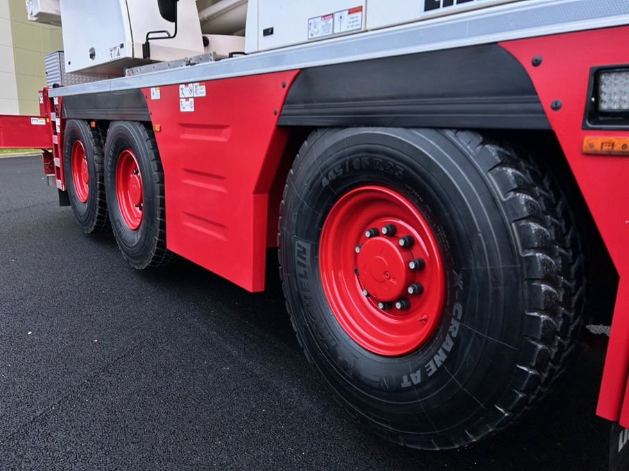 All terrain crane LIEBHERR LTM1060-3.1 - Excellent Condition and Full Remote: picture 19