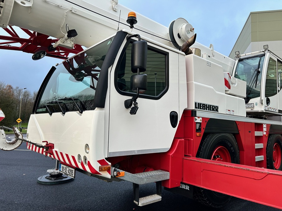 All terrain crane LIEBHERR LTM1060-3.1 - Excellent Condition and Full Remote: picture 36