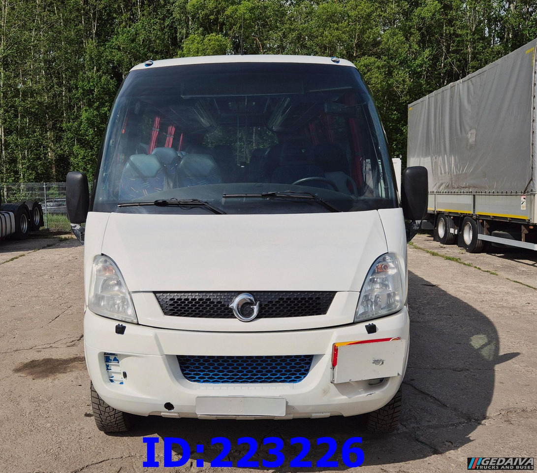 IVECO Daily 70C17A 25-seater Euro5 - Coach: picture 2 IVECO Daily 70C17A 25-seater Euro5 - Coach: picture 2