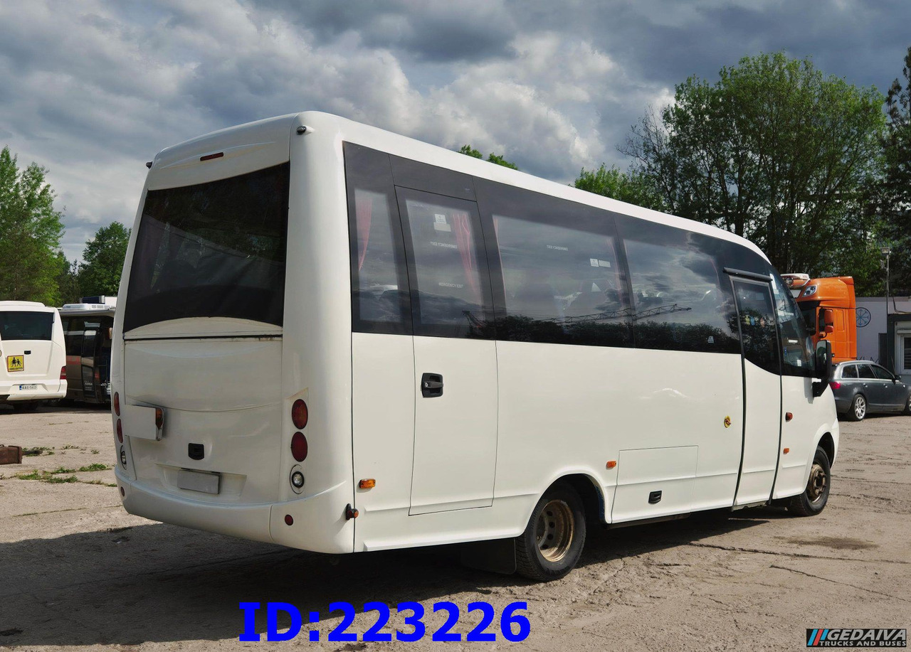 IVECO Daily 70C17A 25-seater Euro5 - Coach: picture 5 IVECO Daily 70C17A 25-seater Euro5 - Coach: picture 5