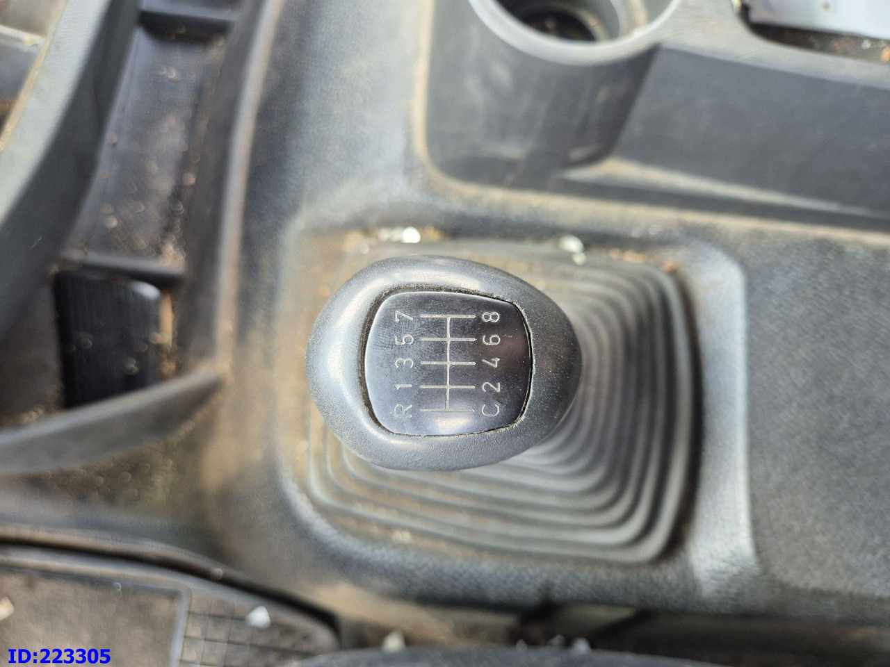 Refrigerator truck MERCEDES-BENZ Axor 1829 Euro5 Manual + Tail lift: picture 18