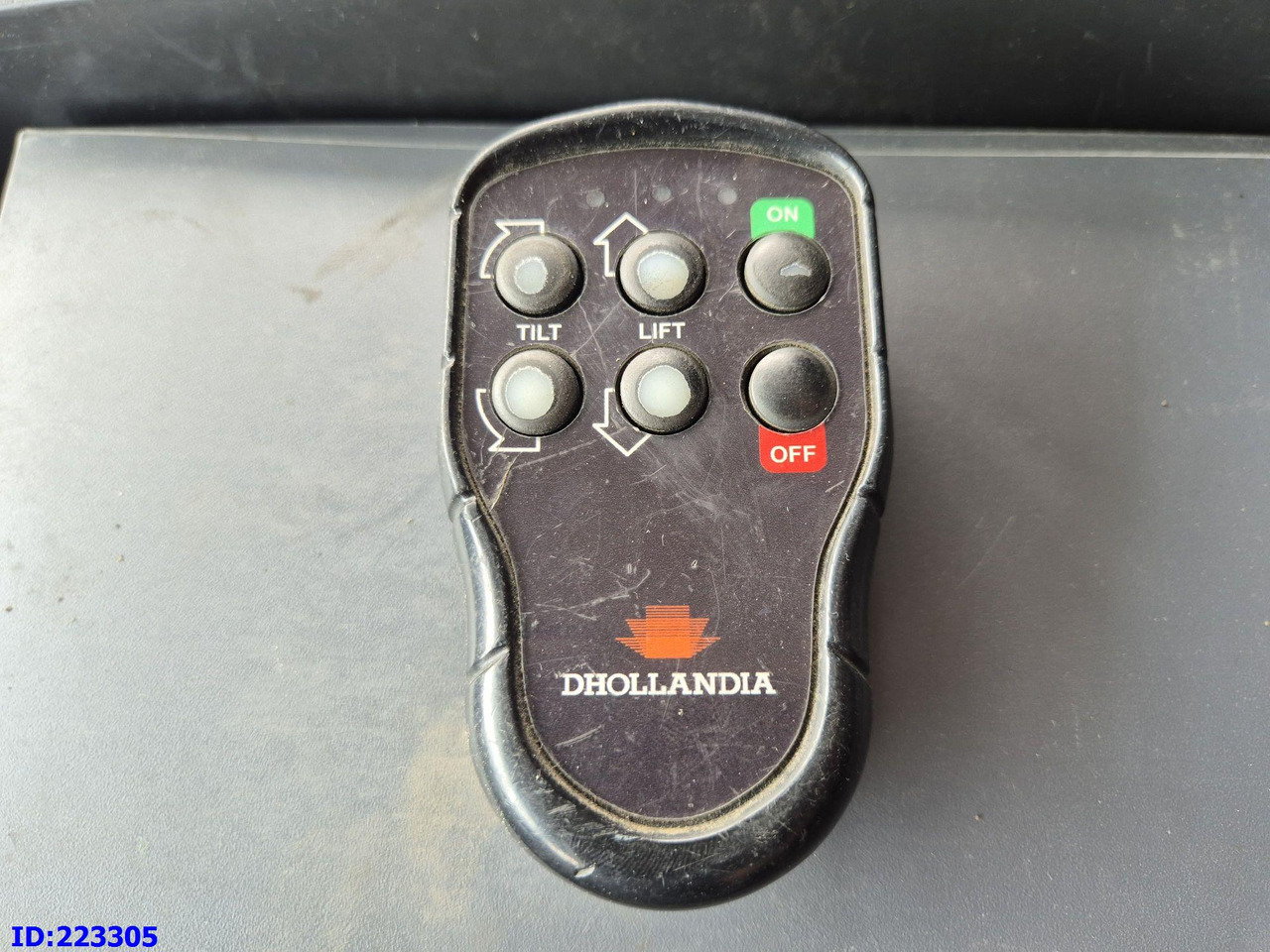 Refrigerator truck MERCEDES-BENZ Axor 1829 Euro5 Manual + Tail lift: picture 19