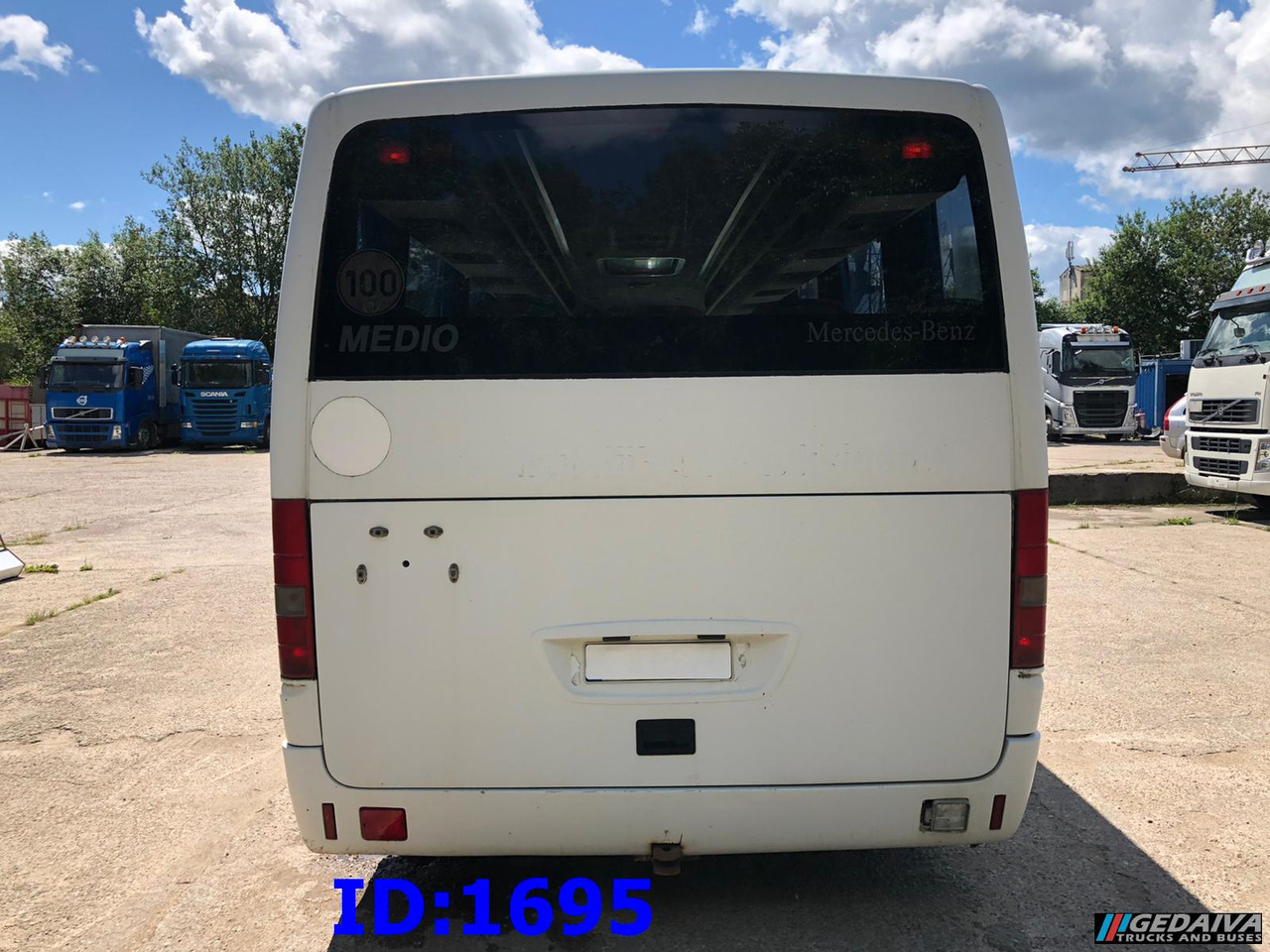 Coach MERCEDES-BENZ Vario Medio 815 30-Seater: picture 6