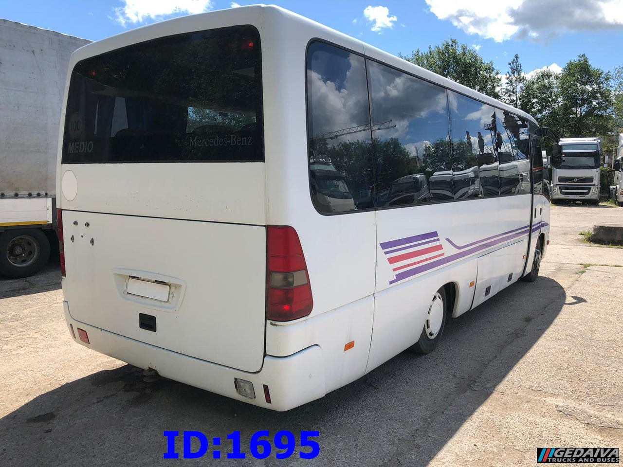 Coach MERCEDES-BENZ Vario Medio 815 30-Seater: picture 8