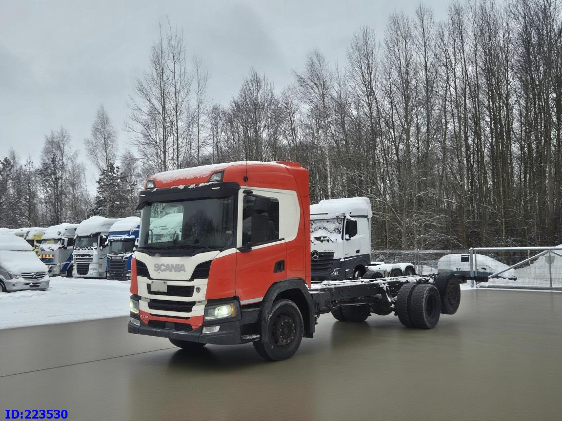 SCANIA P370 6x2 - 560TKM ONLY- Steering axle - Cab chassis truck: picture 1 SCANIA P370 6x2 - 560TKM ONLY- Steering axle - Cab chassis truck: picture 1