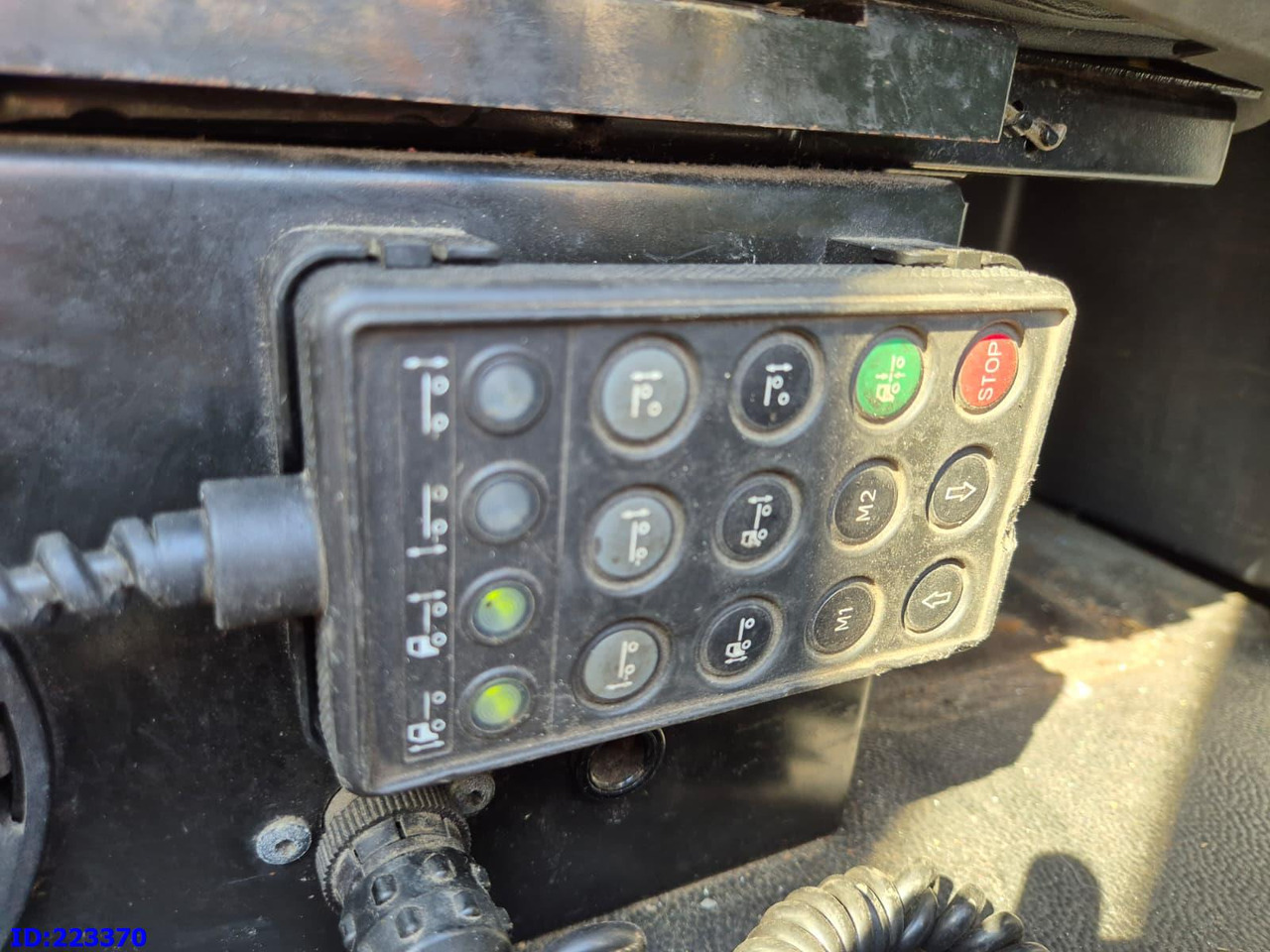 Tractor unit DAF XF105 460 Retarder: picture 9