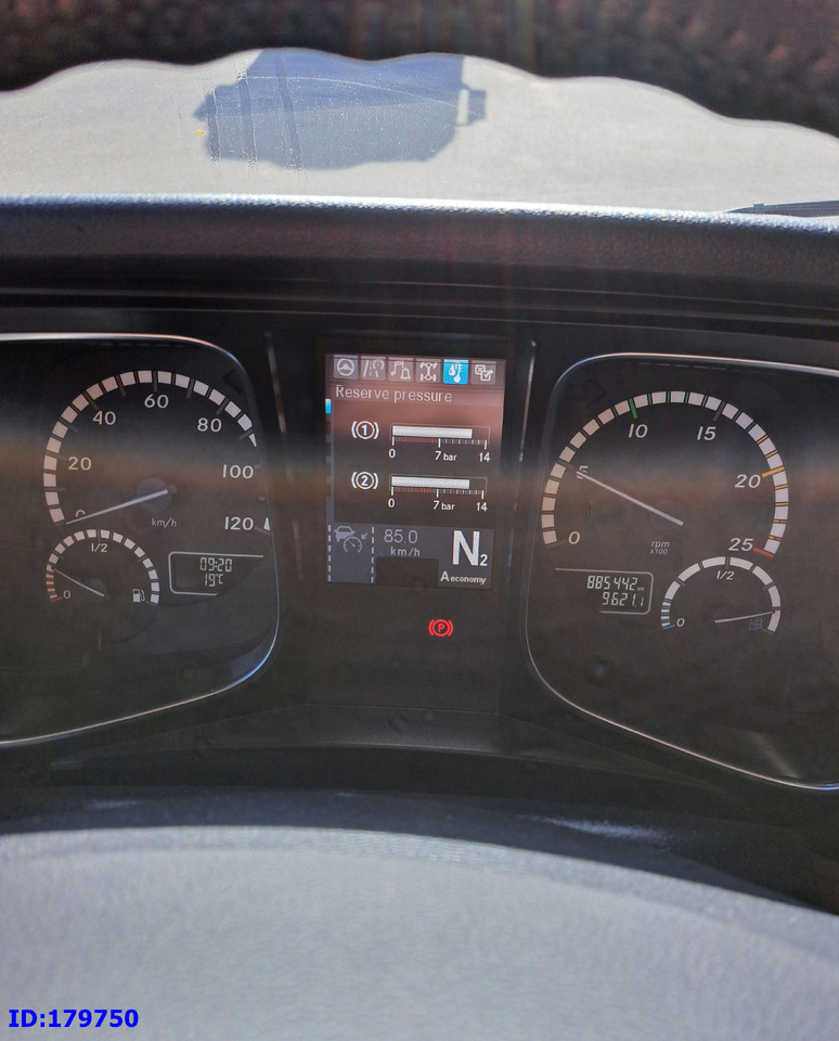 Tractor unit MERCEDES-BENZ Actros 1843 Euro6: picture 10