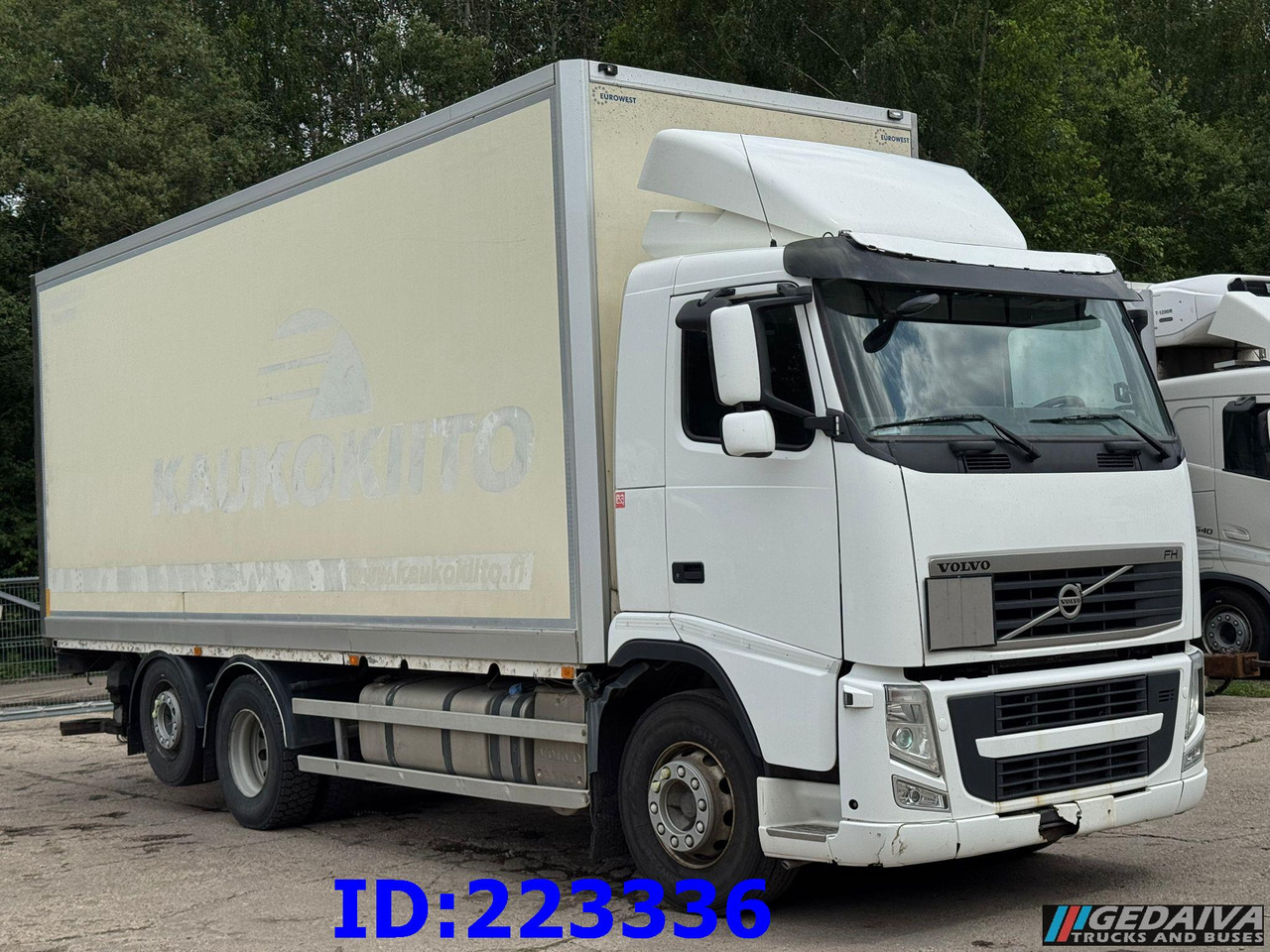 VOLVO FH13 460HP 6x2 OPEN SIDE BOX - Box truck: picture 4 VOLVO FH13 460HP 6x2 OPEN SIDE BOX - Box truck: picture 4