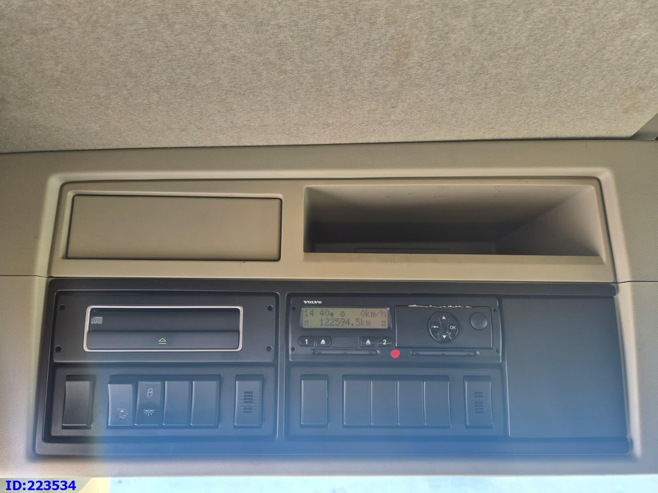 Cab chassis truck VOLVO FH13 500HP 6x2: picture 16