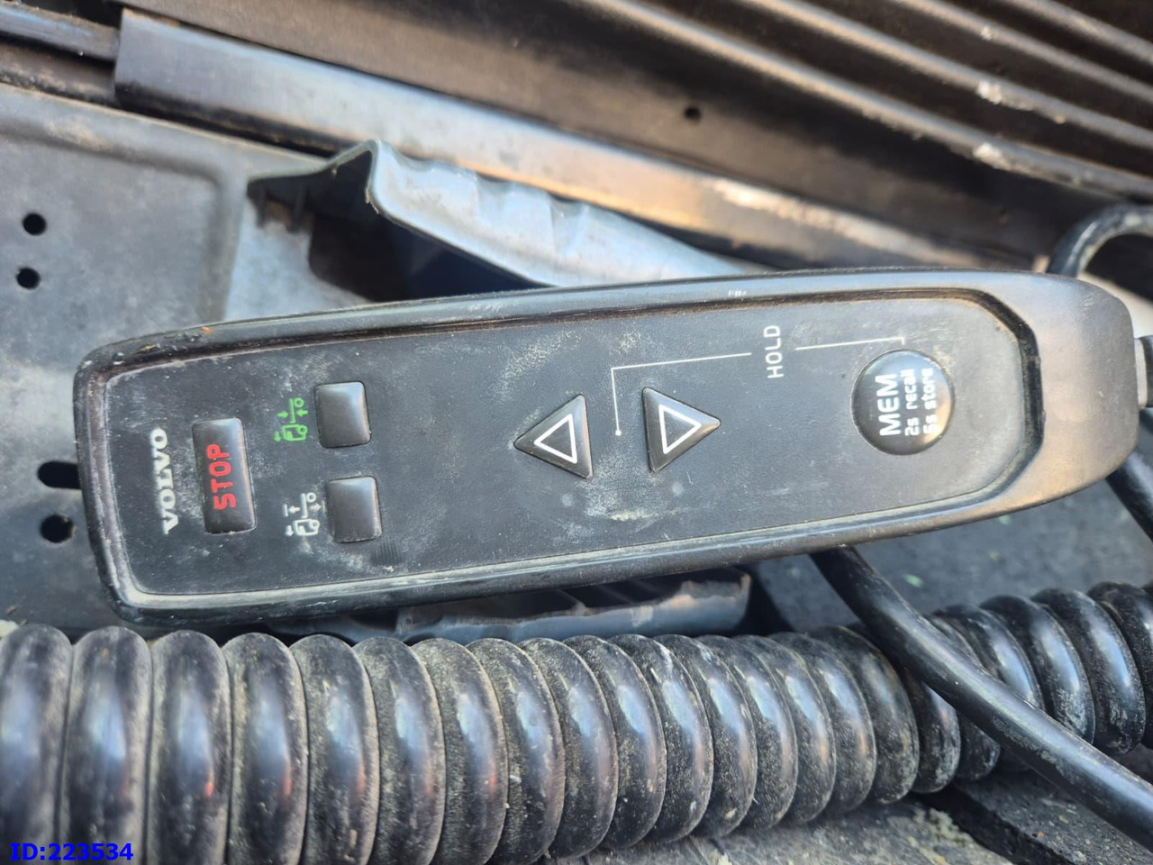 Cab chassis truck VOLVO FH13 500HP 6x2: picture 9