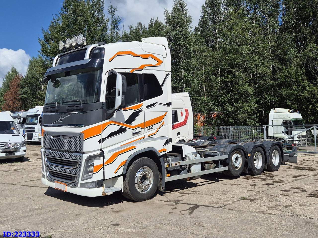 VOLVO FH16 650HP 8X4 (Steering axle) - Cab chassis truck: picture 1 VOLVO FH16 650HP 8X4 (Steering axle) - Cab chassis truck: picture 1