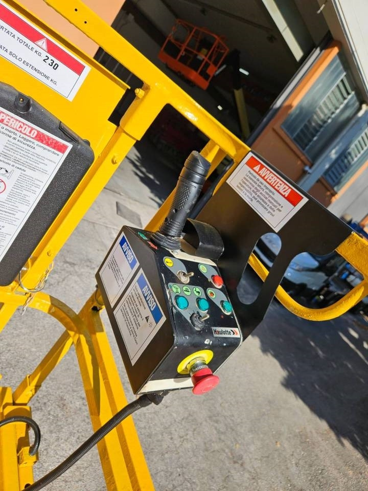 Haulotte Compact 10 N - Scissor lift: picture 2 Haulotte Compact 10 N - Scissor lift: picture 2