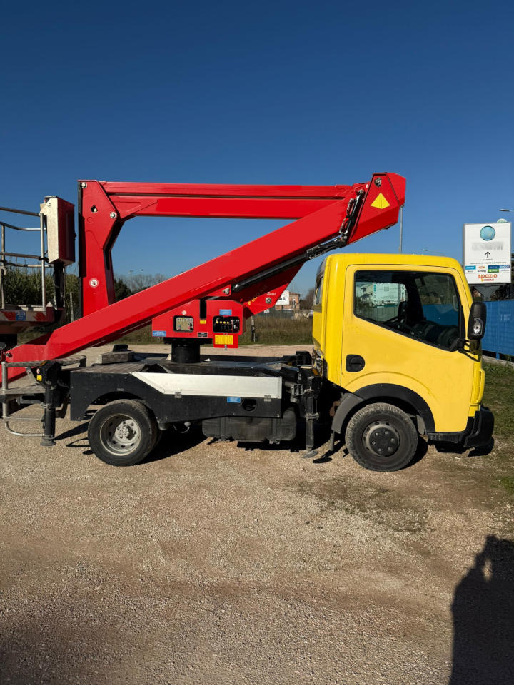 - Truck mounted aerial platform: picture 1 - Truck mounted aerial platform: picture 1
