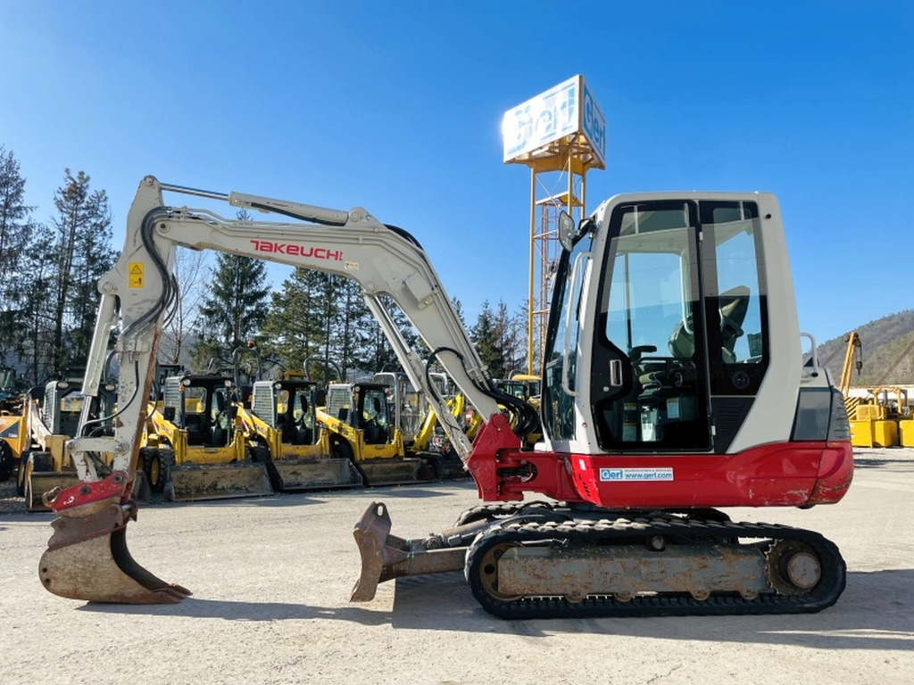 Takeuchi TB235 (3969) - Mini excavator: picture 1 Takeuchi TB235 (3969) - Mini excavator: picture 1