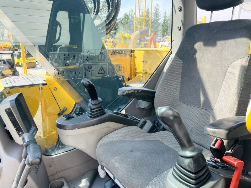 Volvo ECR235CL (3445) - Crawler excavator: picture 5 Volvo ECR235CL (3445) - Crawler excavator: picture 5