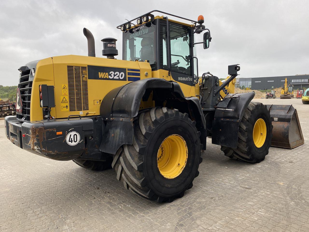 Komatsu WA320-7 - Wheel loader: picture 4 Komatsu WA320-7 - Wheel loader: picture 4