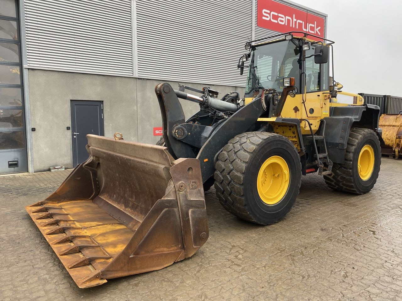 Komatsu WA320PZ-6 - Wheel loader: picture 1 Komatsu WA320PZ-6 - Wheel loader: picture 1