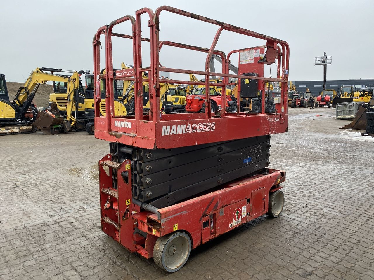 Manitou 120SE - Scissor lift: picture 4 Manitou 120SE - Scissor lift: picture 4