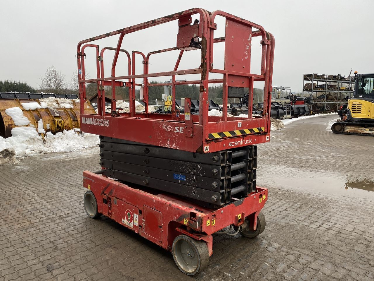 Manitou 120SE - Scissor lift: picture 5 Manitou 120SE - Scissor lift: picture 5