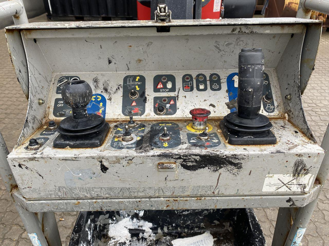 Manitou MANGO12 - Articulated boom: picture 3 Manitou MANGO12 - Articulated boom: picture 3