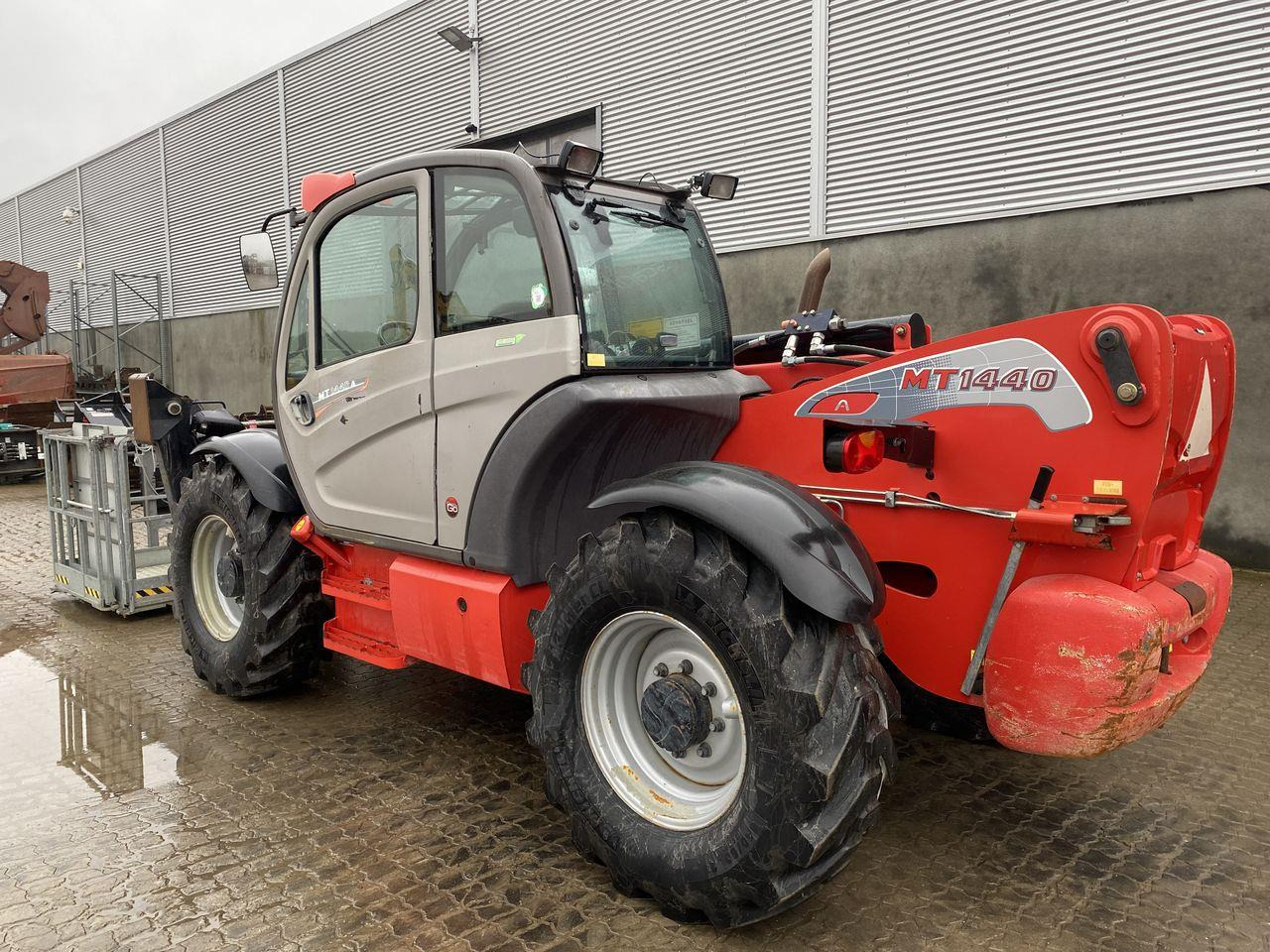 Manitou MT1440A ST3B - Telescopic handler: picture 2 Manitou MT1440A ST3B - Telescopic handler: picture 2