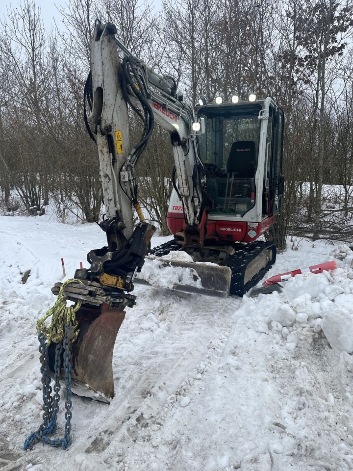 Takeuchi TB230 - Mini excavator: picture 1 Takeuchi TB230 - Mini excavator: picture 1