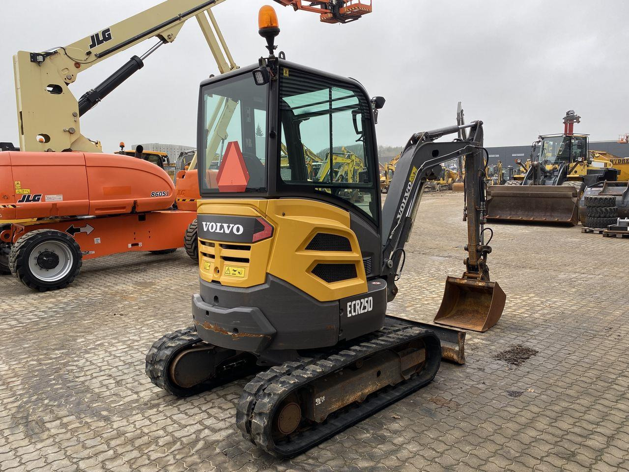 Volvo ECR25 - Mini excavator: picture 4 Volvo ECR25 - Mini excavator: picture 4