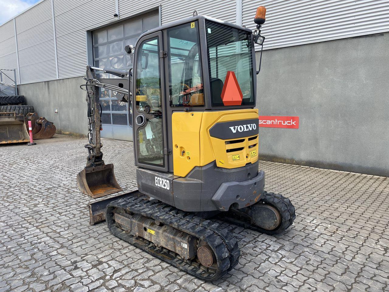 Volvo ECR25 - Mini excavator: picture 2 Volvo ECR25 - Mini excavator: picture 2