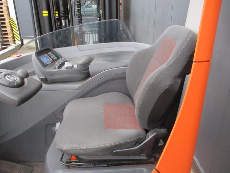 BT RRE 160 - Reach truck: picture 5 BT RRE 160 - Reach truck: picture 5