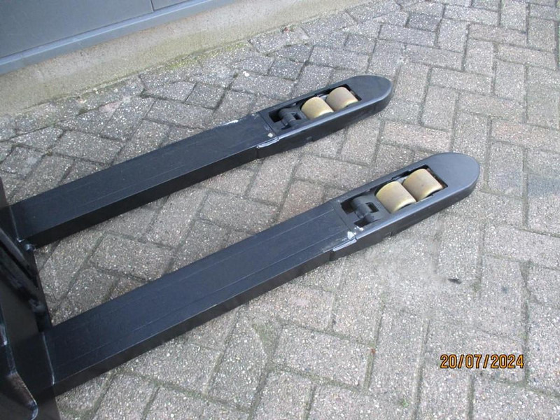 Stacker BT SWE 080L: picture 6 Stacker BT SWE 080L: picture 6