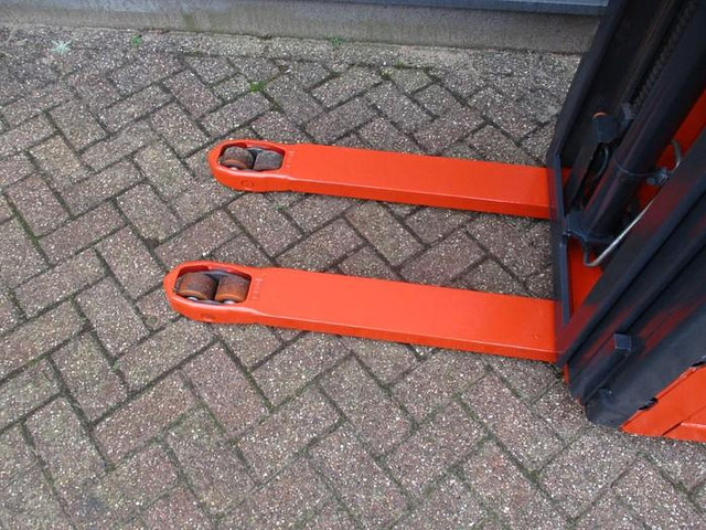Stacker Linde L16: picture 7 Stacker Linde L16: picture 7