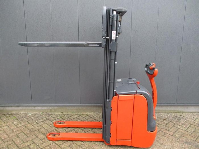 Stacker Linde L16: picture 8 Stacker Linde L16: picture 8