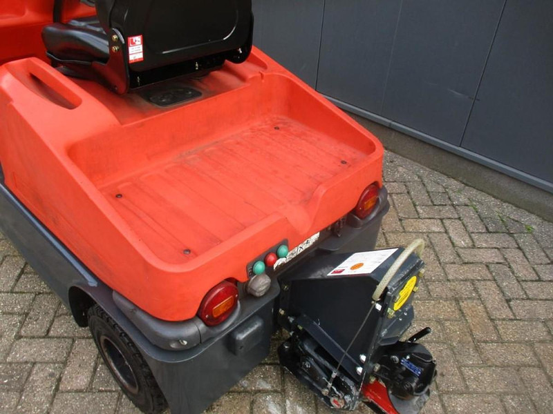 Linde P 60 - Tow tractor: picture 4 Linde P 60 - Tow tractor: picture 4