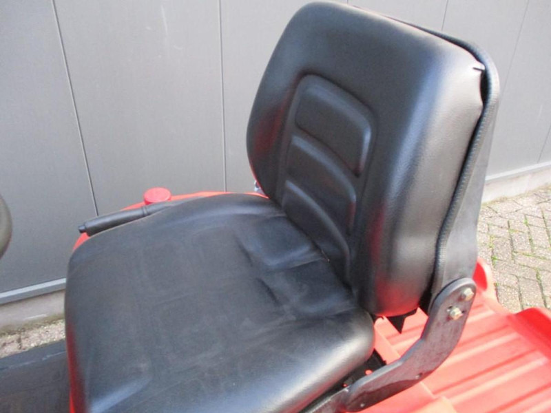 Linde P60 - Tow tractor: picture 4 Linde P60 - Tow tractor: picture 4