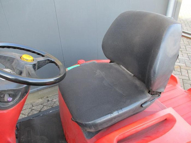 Linde P60 - Tow tractor: picture 5 Linde P60 - Tow tractor: picture 5