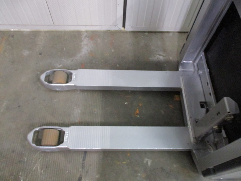 Stacker Still EXV16: picture 11