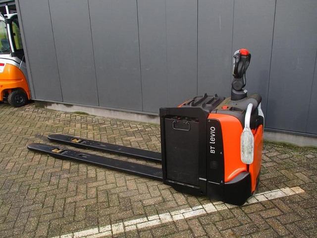 Toyota LPE 250 - Pallet truck: picture 3 Toyota LPE 250 - Pallet truck: picture 3